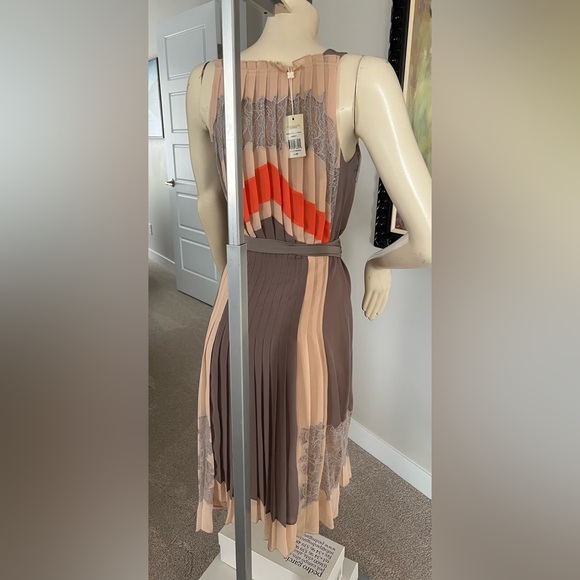 NWT BCBGMaxAzria “Marly” Dress – Pre-Fall 2012 Runway Collection – Size XS - Picture 6 of 10